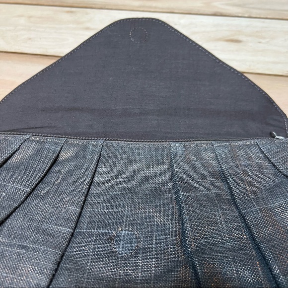 GAP Envelope Clutch - Picture 5 of 12